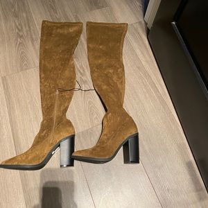 Suede boots